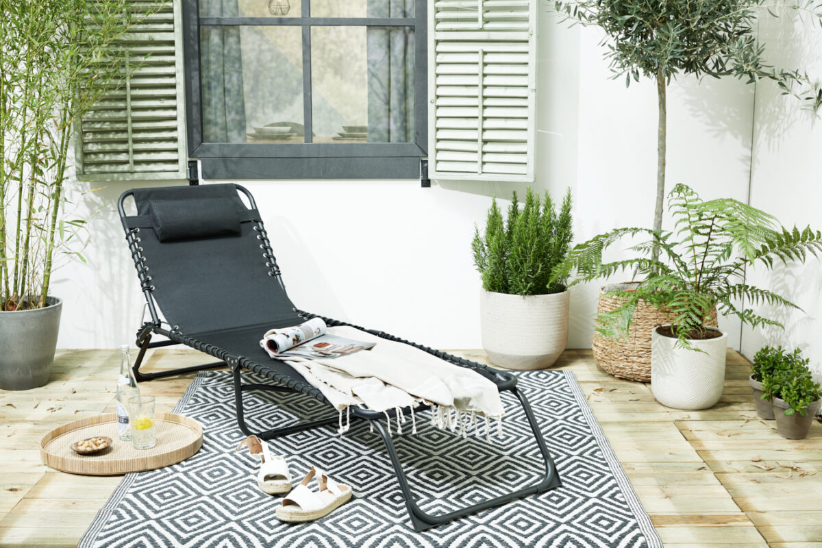 Lifa Living ligbed met kussen