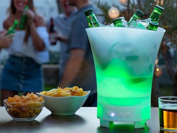 IJsemmer Met Speaker En Licht - Een Must Bij Iedere Borrel! ...
